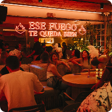 Miércoles de clases de campana con mojito incluido en Posada León: una experiencia llena de tradición y diversión